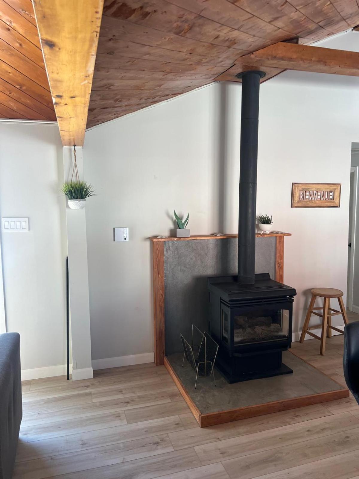 Cozy Chalet Near The Beach Shediac Exterior foto